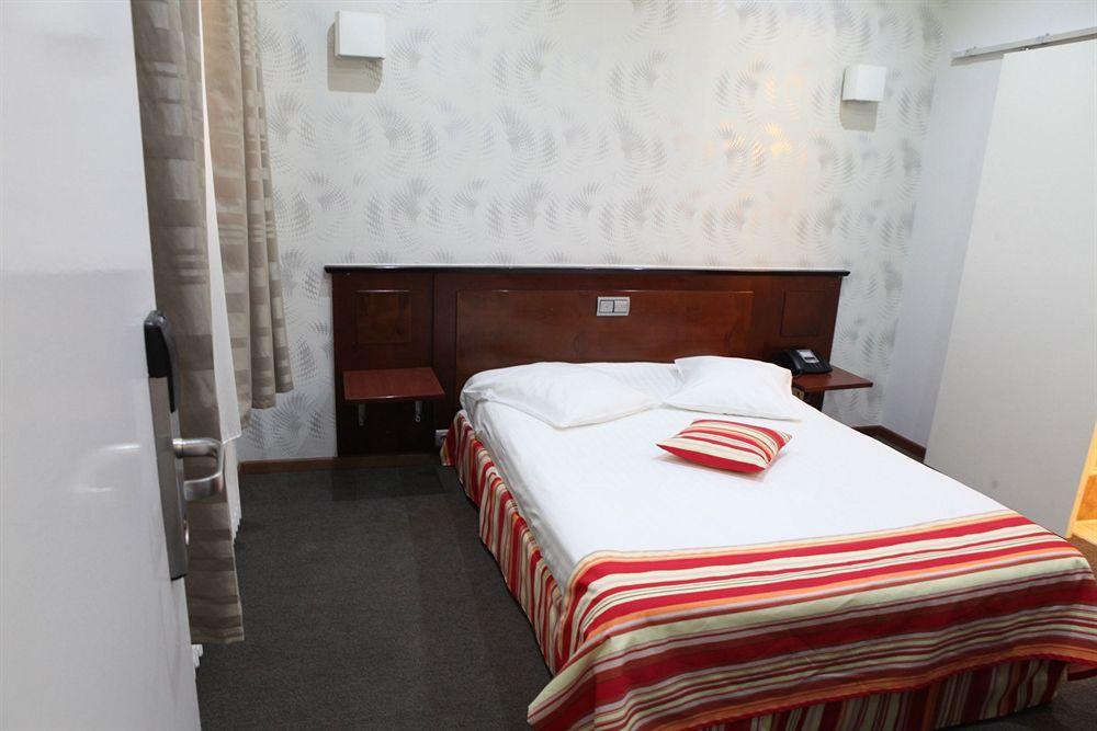 Hotel De France Saint-Gilles Ngoại thất bức ảnh