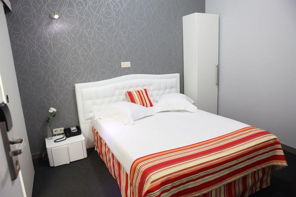 Hotel De France Saint-Gilles Ngoại thất bức ảnh
